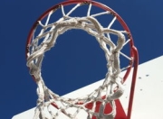 出色发挥首场状态出色，美国队观众沸腾！杜兰特重返赛场引发球迷热议