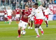 包含都灵主场告负，保级形势日益困难的词条