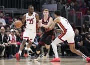 公牛陷入低谷，连续三场30+连败，老鹰球队命运悬念！